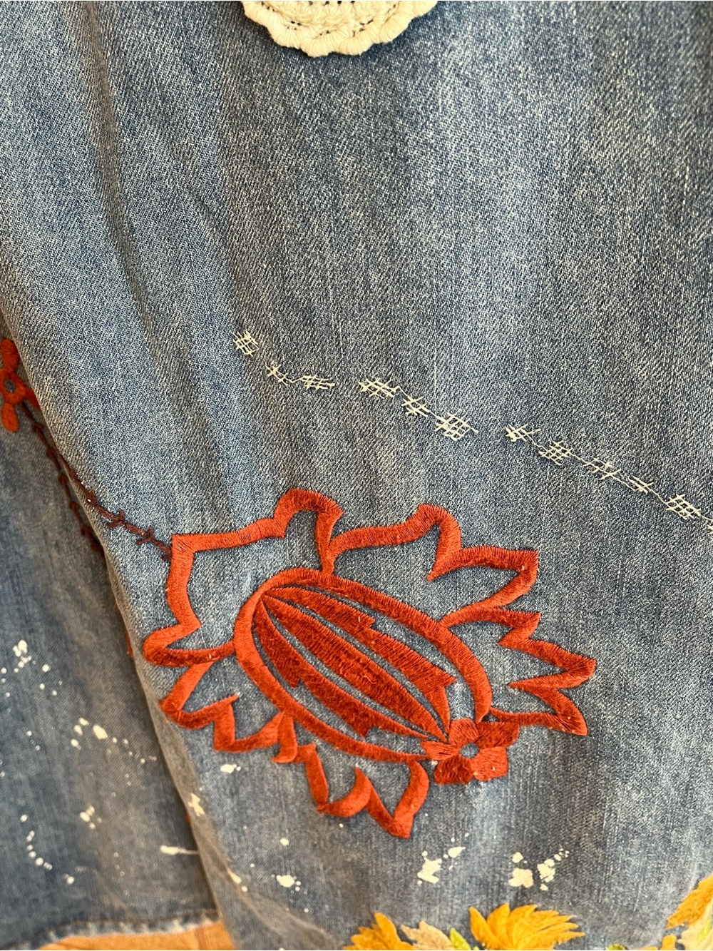 Oli and Hali Embroidered Boho Floral & Crochet Denim Wide-Leg Jeans XL NWT - Picture 3 of 15